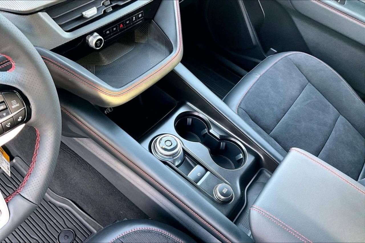 2026 Ford Explorer ST - Photo 24