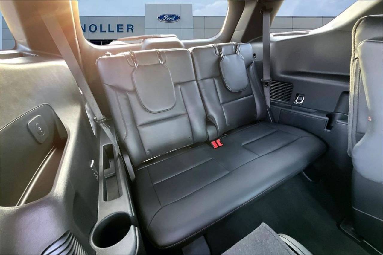 2026 Ford Explorer ST - Photo 29
