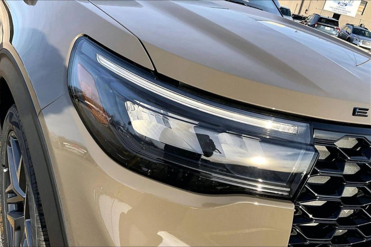 2026 Ford Explorer ST - Photo 34