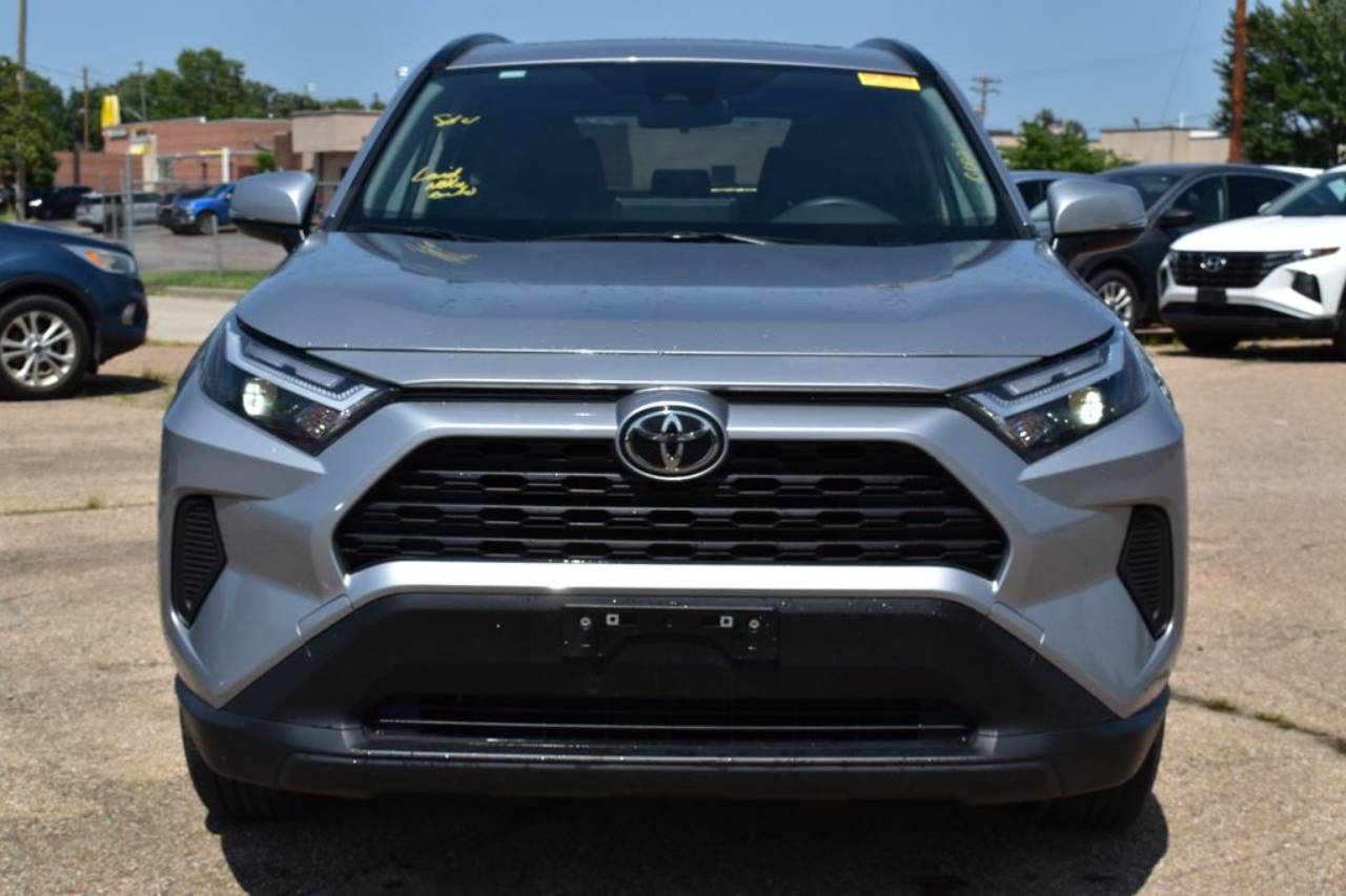 Certified 2025 Toyota RAV4 XLE with VIN JTMRWRFV3SD604540 for sale in Kansas City