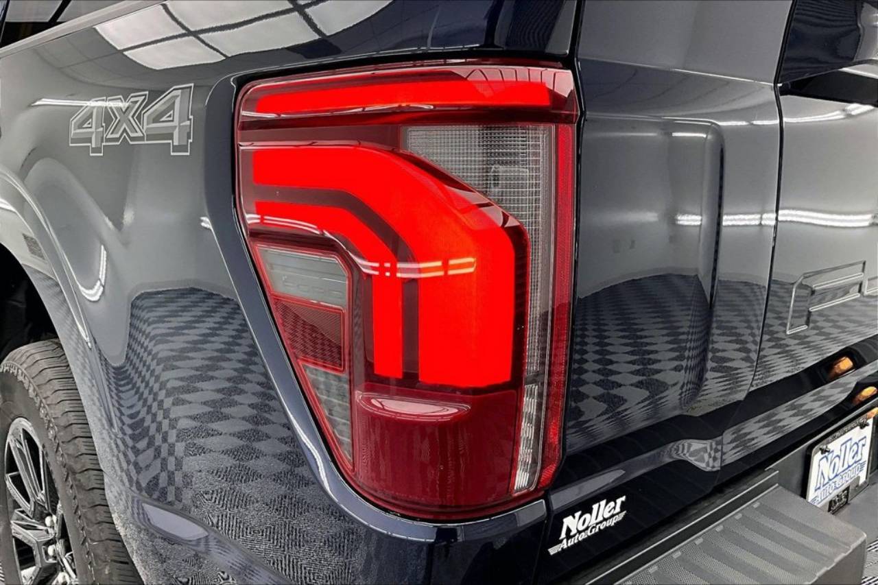 2025 Ford F-150 Platinum - Photo 31
