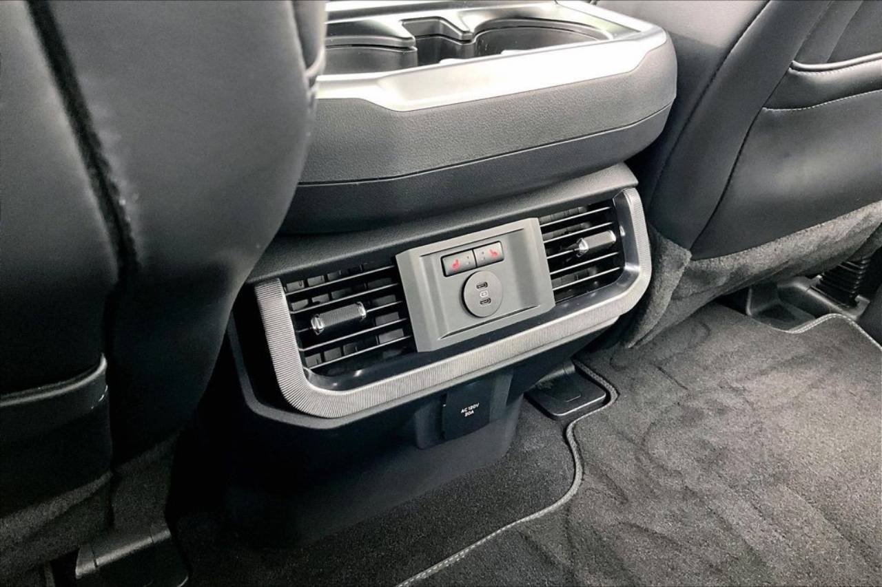 2025 Ford F-150 Platinum - Photo 34