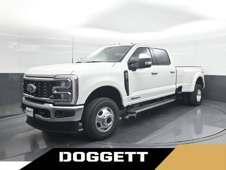 2026 Ford Super Duty F-350 DRW LARIAT