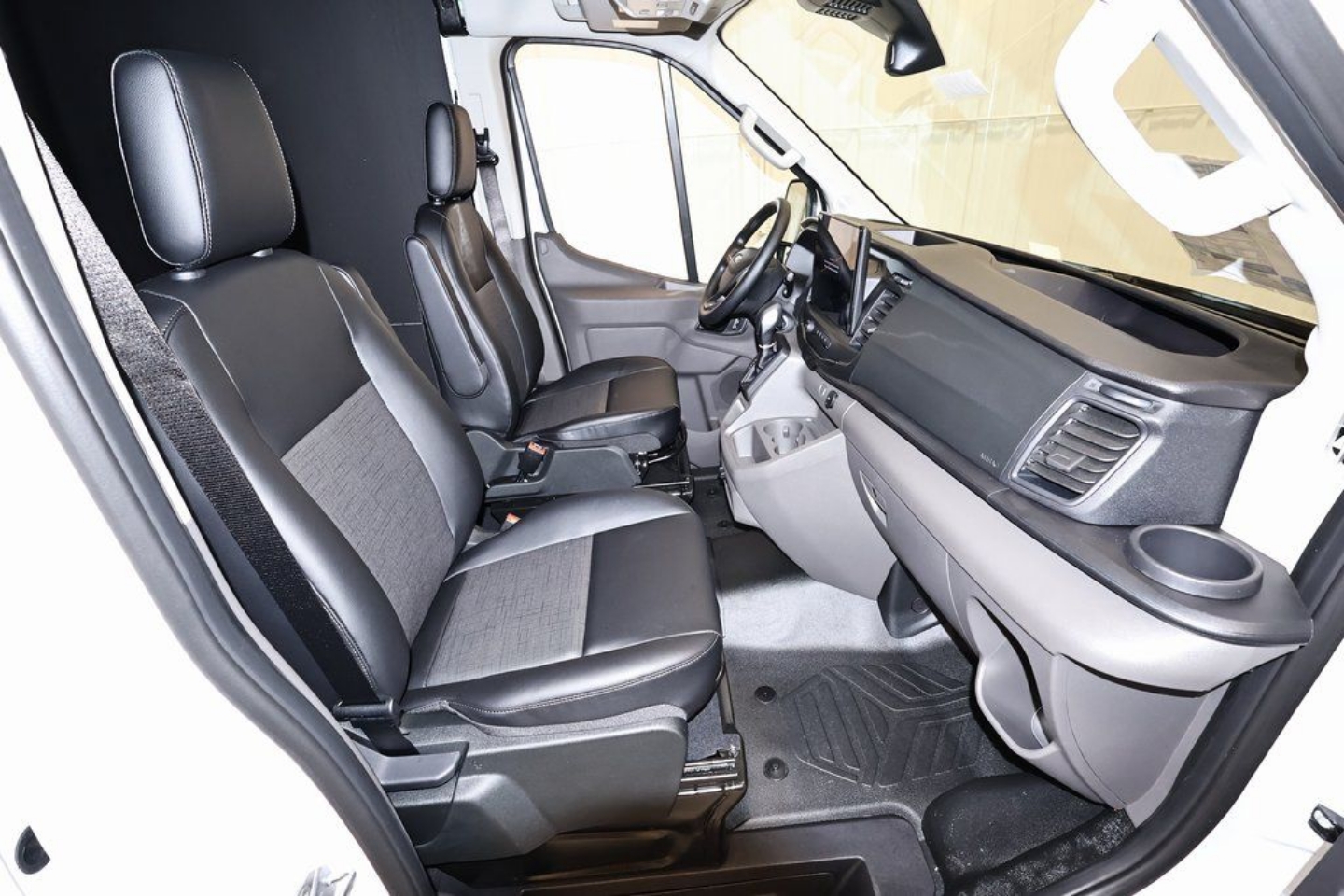 2026 Ford Transit Van Base - Photo 17
