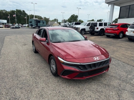 2024 Hyundai Elantra SE