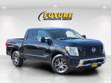 2021 Nissan Titan SV