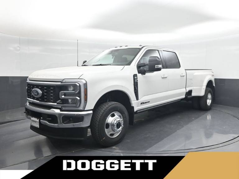 2026 Ford Super Duty F-350 DRW LARIAT