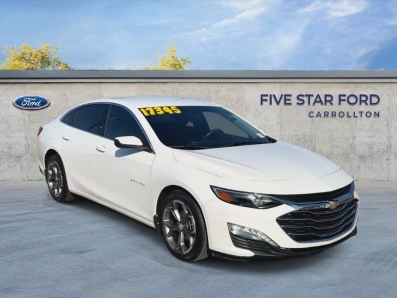 Used 2020 Chevrolet Malibu 1LT with VIN 1G1ZD5STXLF142897 for sale in Carrollton, TX