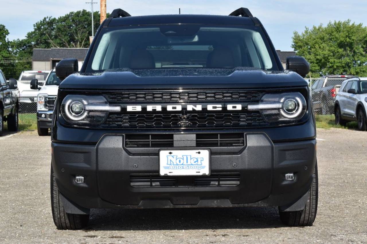 Certified 2025 Ford Bronco Sport Outer Banks with VIN 3FMCR9CN6SRE85290 for sale in Kansas City