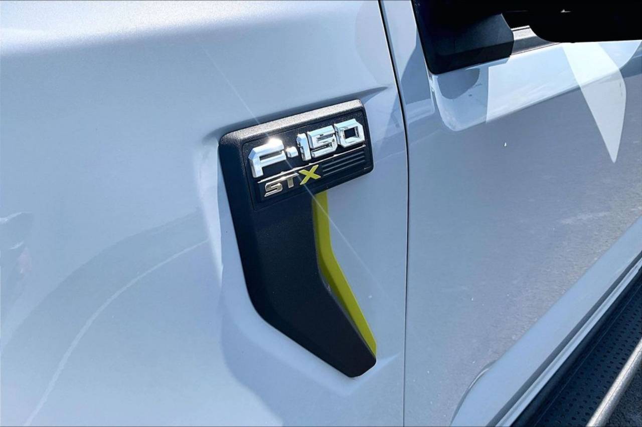 2025 Ford F-150 STX - Photo 8