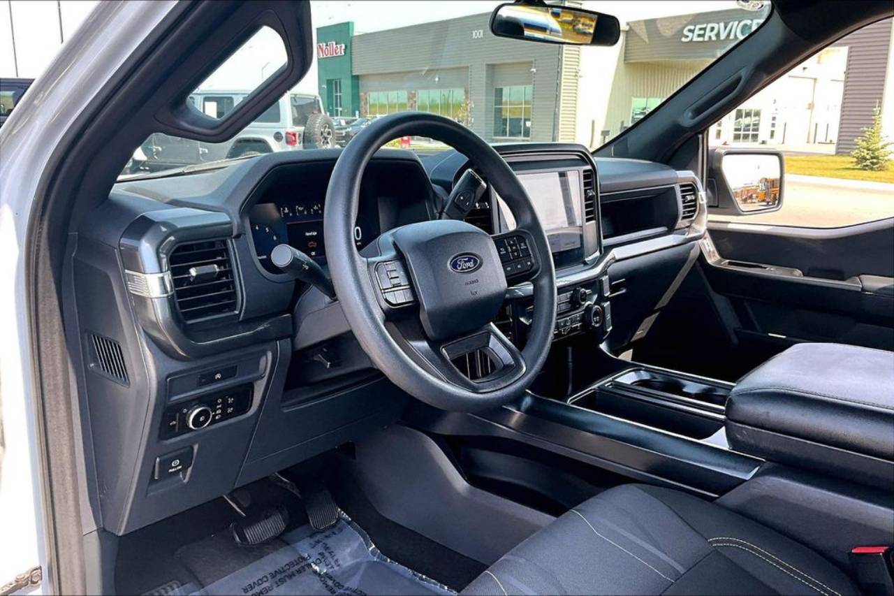 2025 Ford F-150 STX - Photo 13