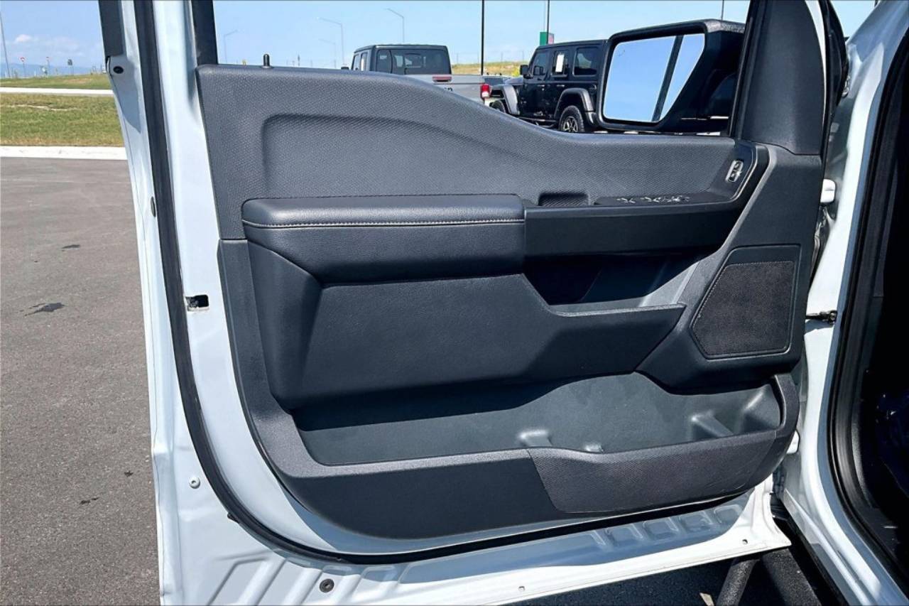 2025 Ford F-150 STX - Photo 23