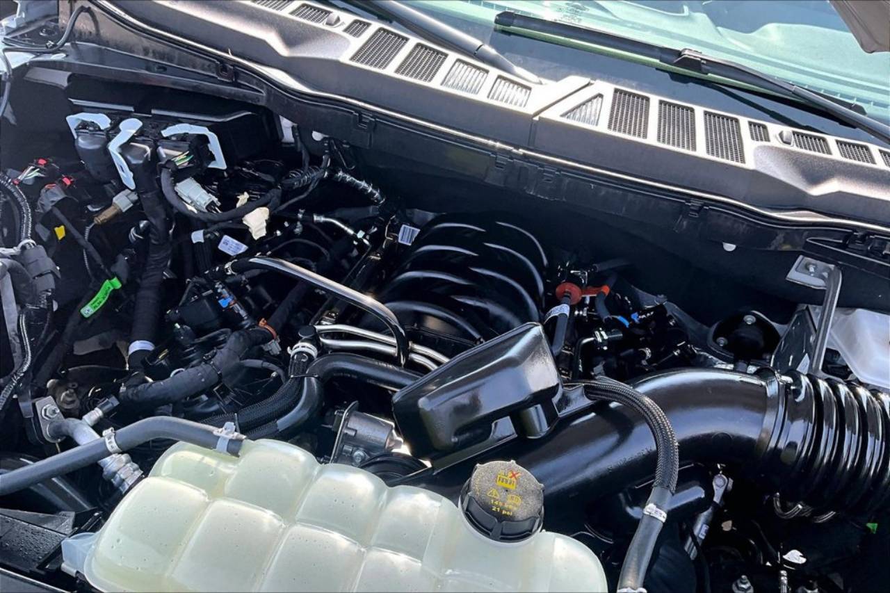 2025 Ford F-150 STX - Photo 34