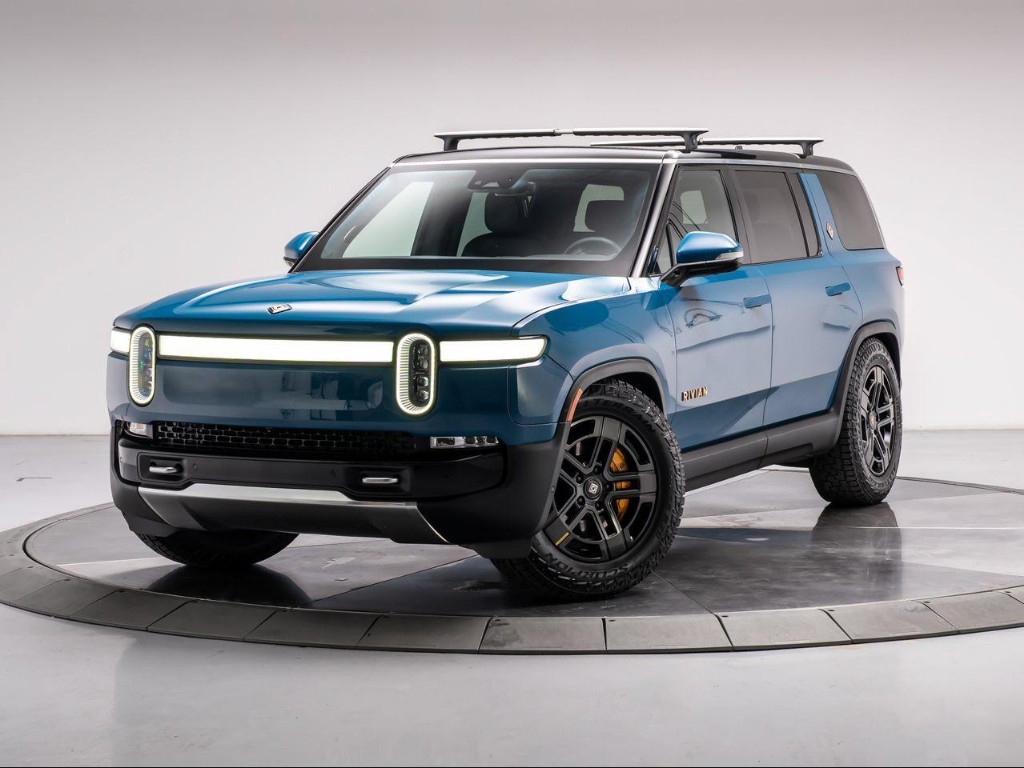 2023 Rivian R1s Adventure