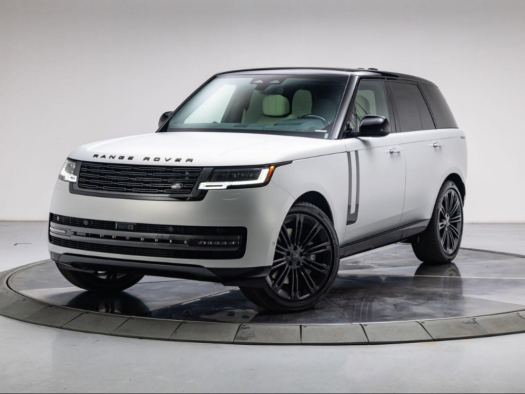 2026 Land Rover Range Rover P530 SE