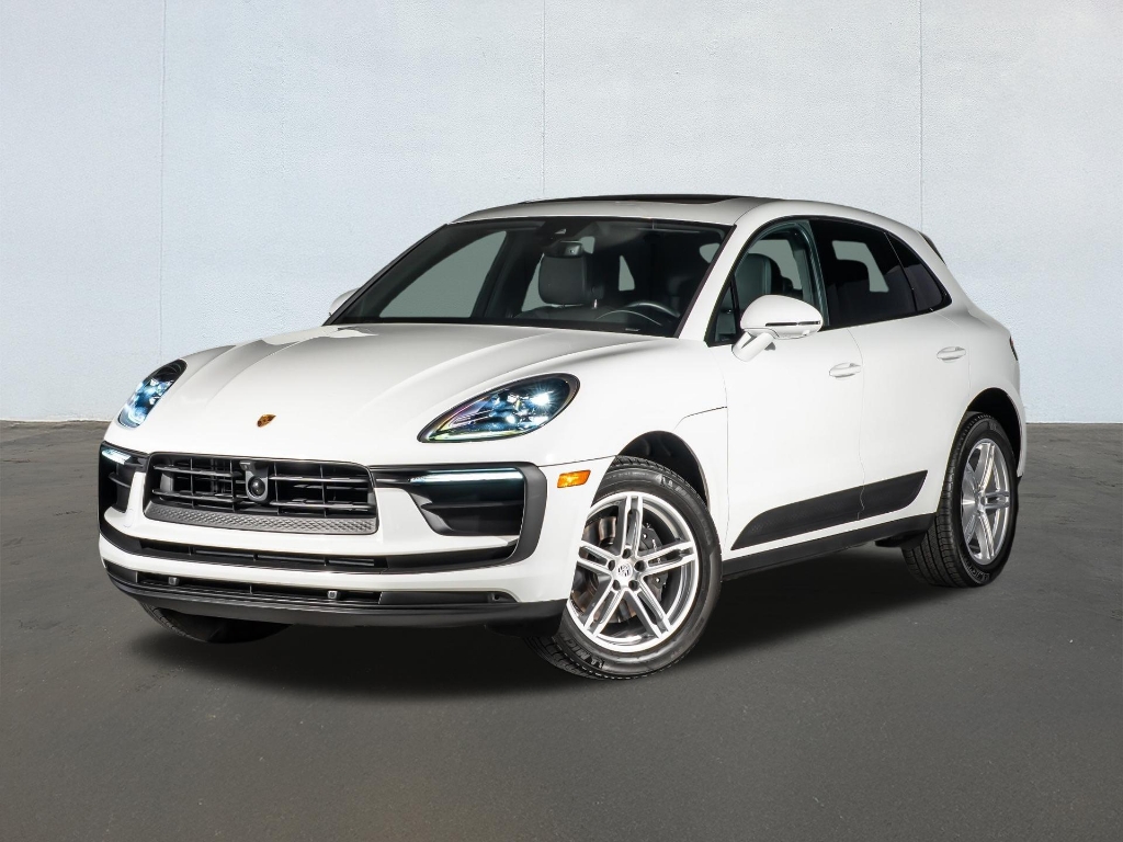 2025 Porsche Macan Base