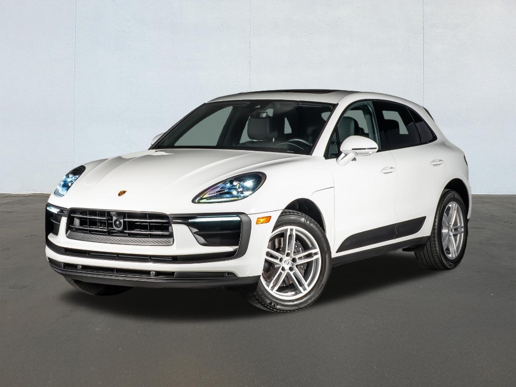 2025 Porsche Macan Base