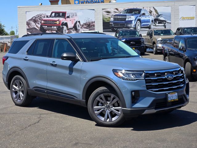 2026 Ford Explorer Active w/200A Pkg