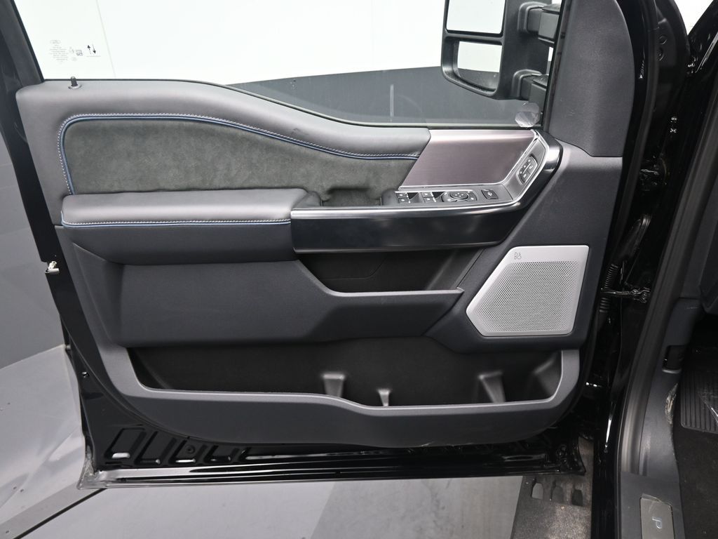 2026 Ford F-250 Super Duty Platinum - Photo 6
