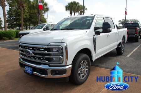 2026 Ford Super Duty F-350 Lariat