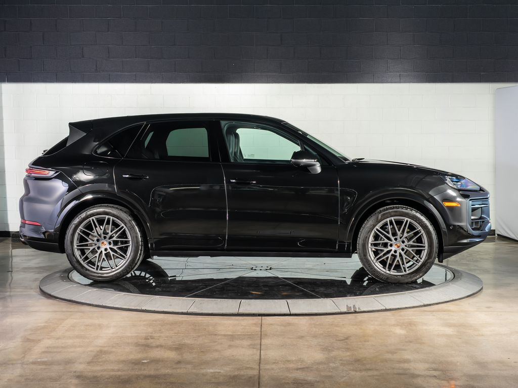 2025 Porsche Cayenne Base - Photo 6