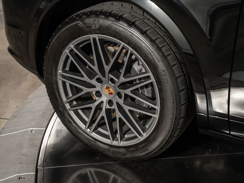 2025 Porsche Cayenne Base - Photo 12