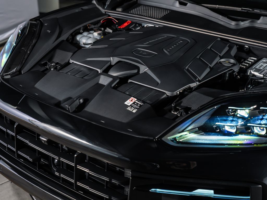 2025 Porsche Cayenne Base - Photo 13