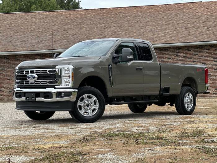 2026 Ford Super Duty F-350 SRW XLT