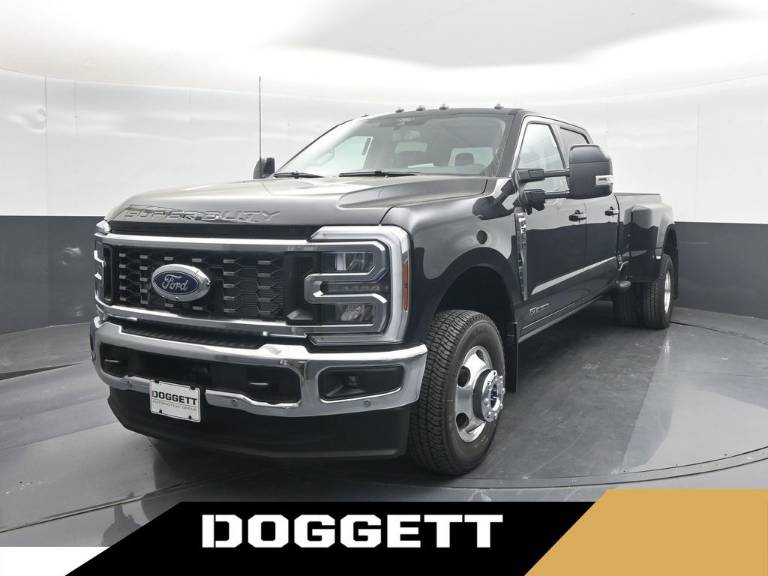 2026 Ford Super Duty F-350 DRW LARIAT