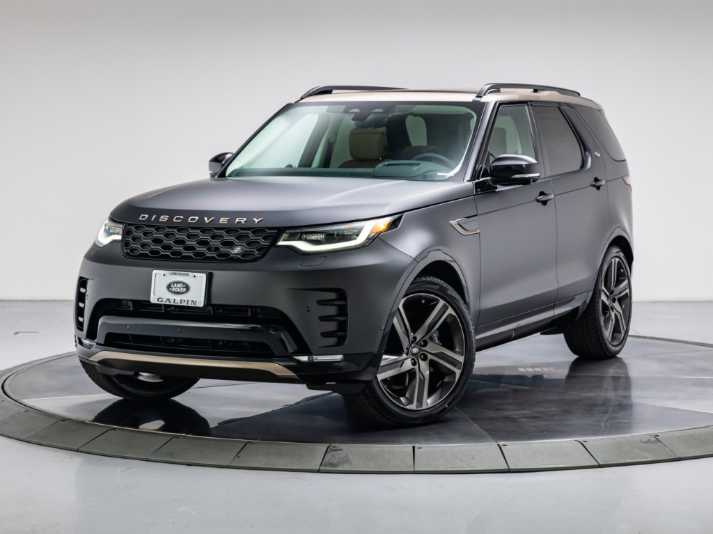 2026 Land Rover Discovery Tempest Edition