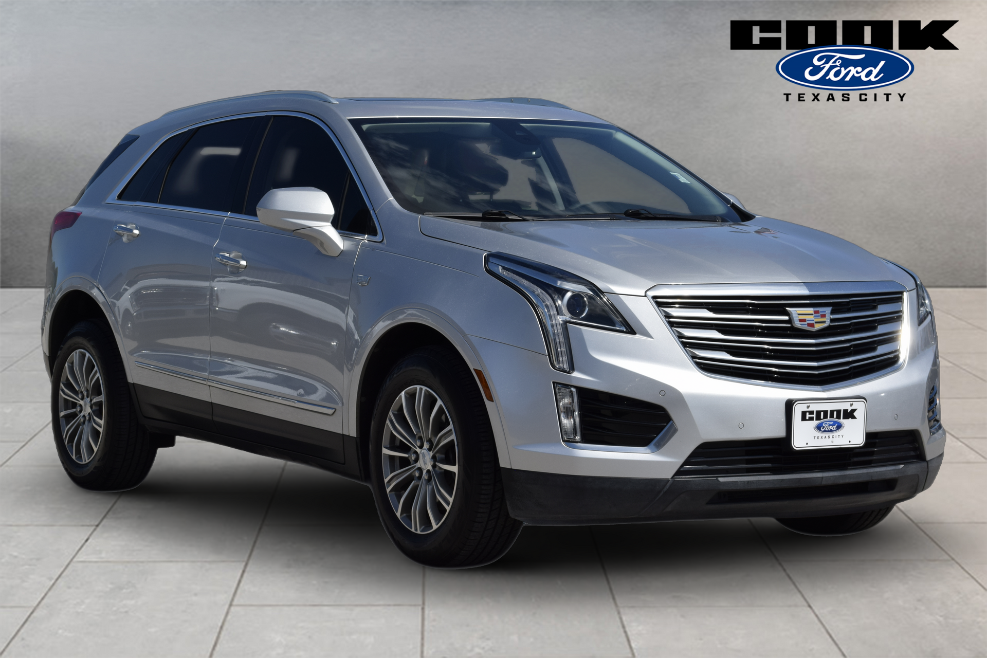 Used 2018 Cadillac XT5 Luxury with VIN 1GYKNCRS4JZ148479 for sale in Texas City, TX