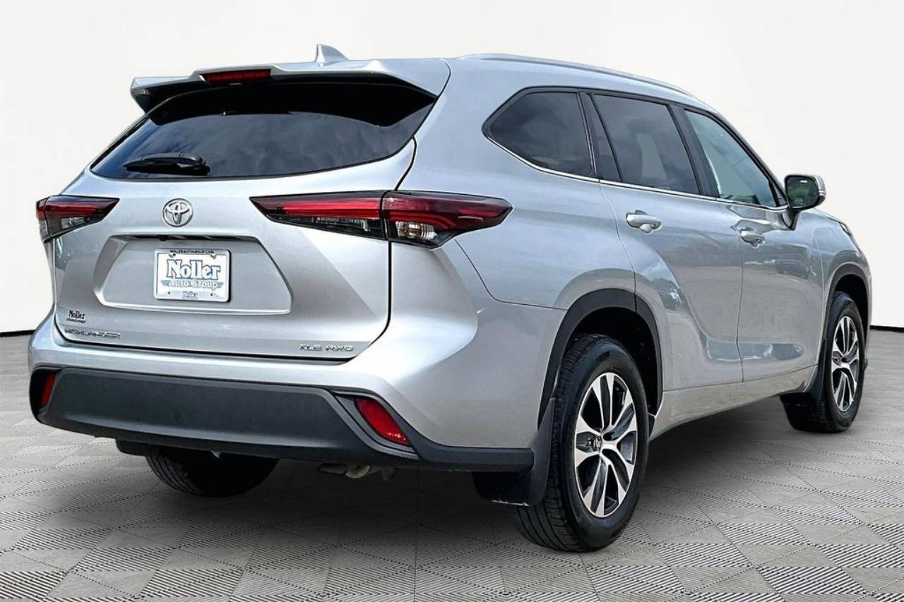 Certified 2025 Toyota Highlander XLE with VIN 5TDKDRBH7SS588838 for sale in Kansas City
