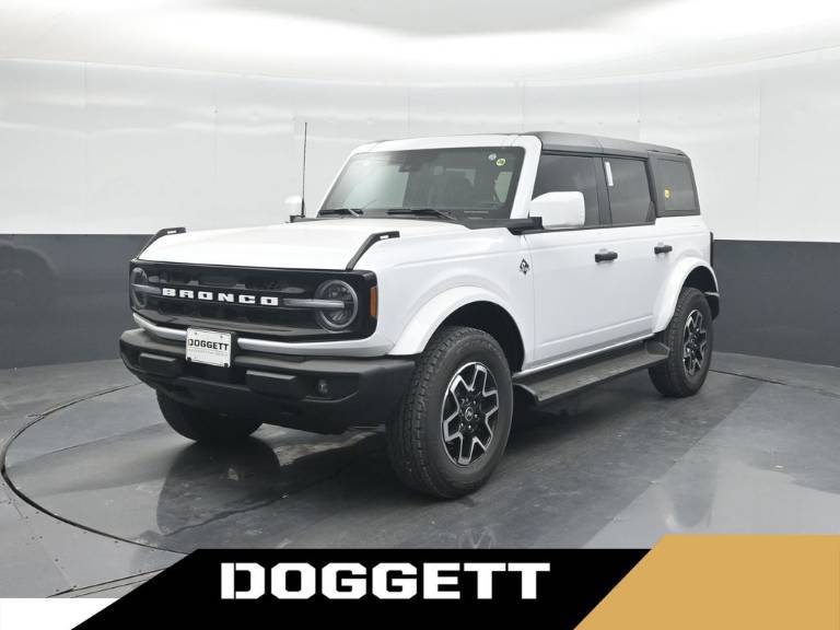 2026 Ford Bronco Outer Banks
