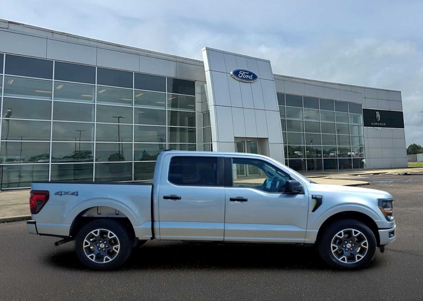 2024 Ford F-150 STX - Photo 11