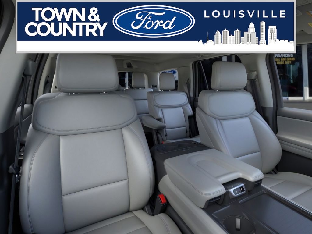 2026 Ford Expedition Active - Photo 10