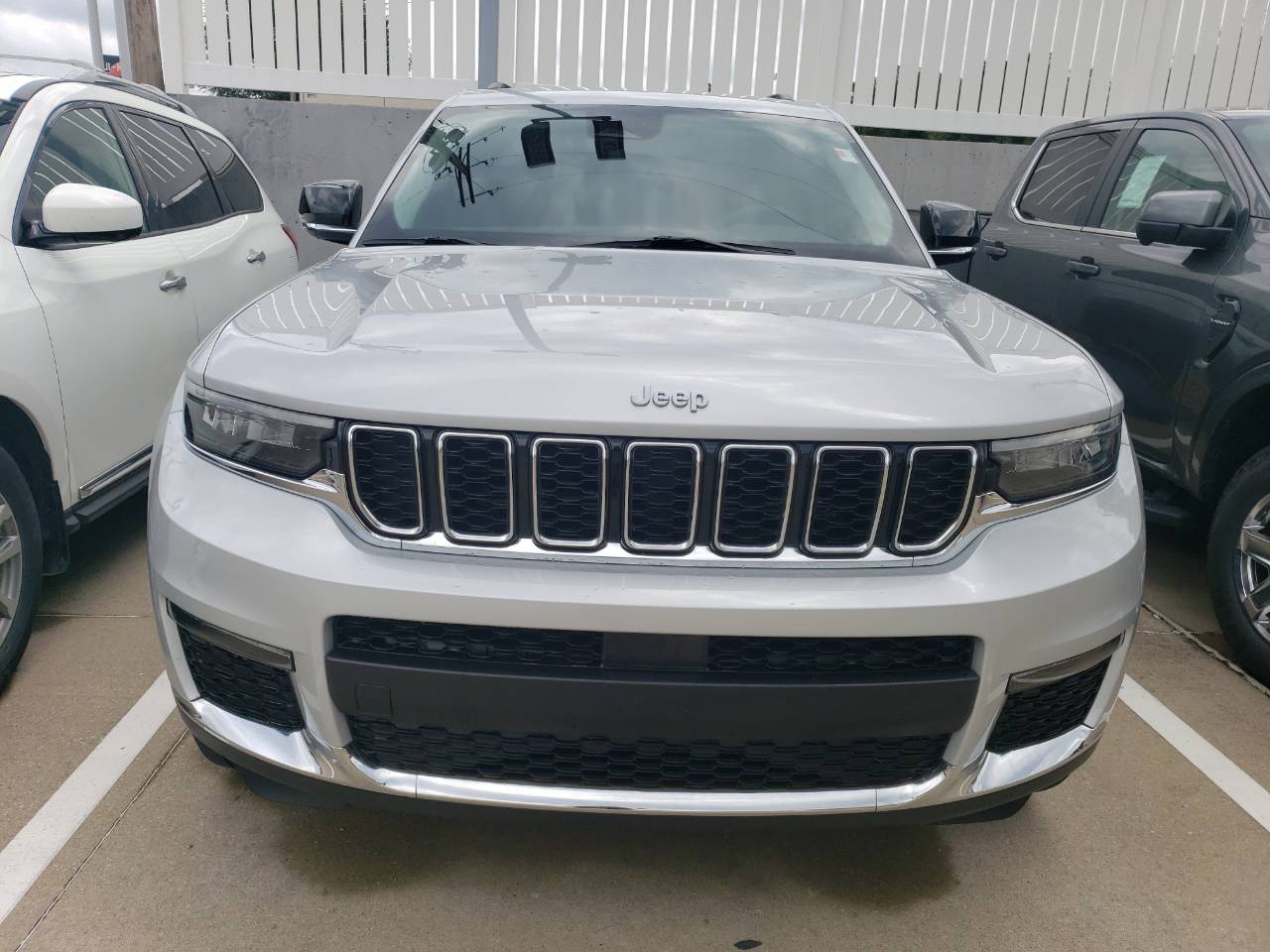 Used 2023 Jeep Grand Cherokee L Limited with VIN 1C4RJKBG0P8789918 for sale in Kansas City