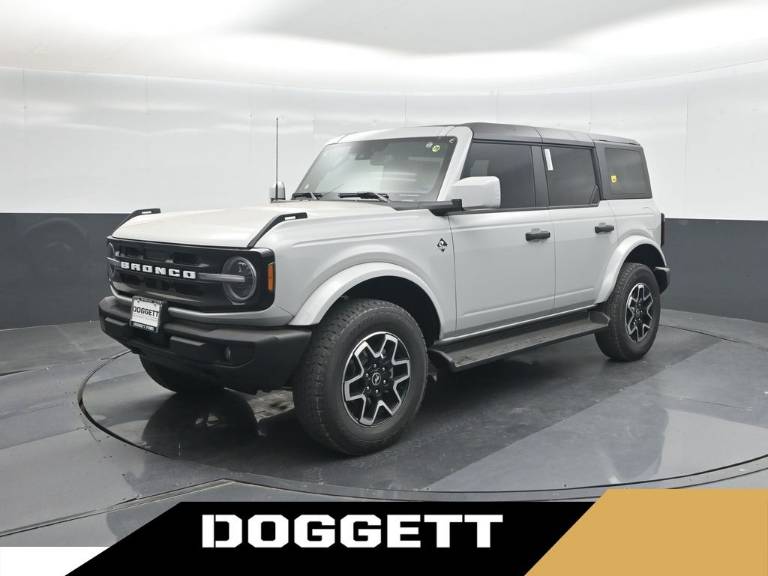 2026 Ford Bronco Outer Banks