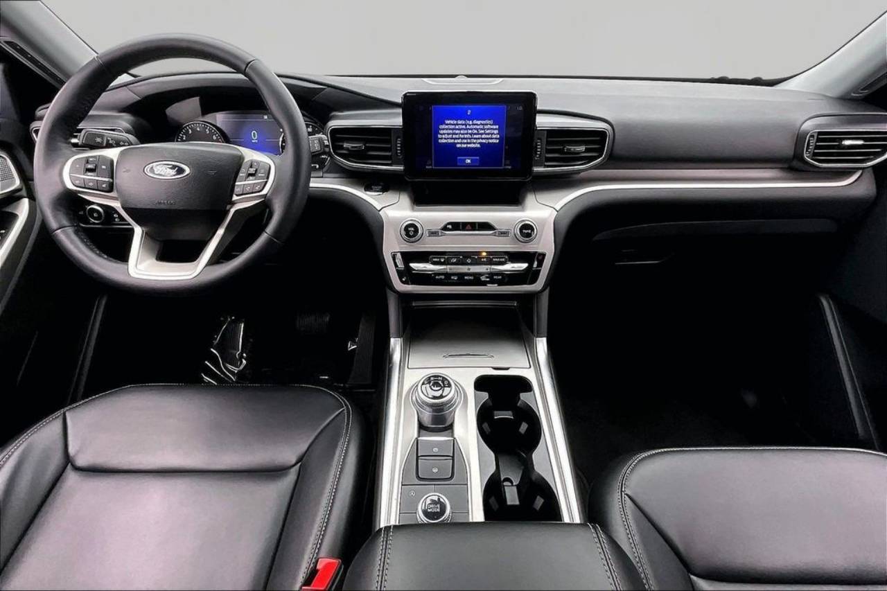 2024 Ford Explorer XLT - Photo 16