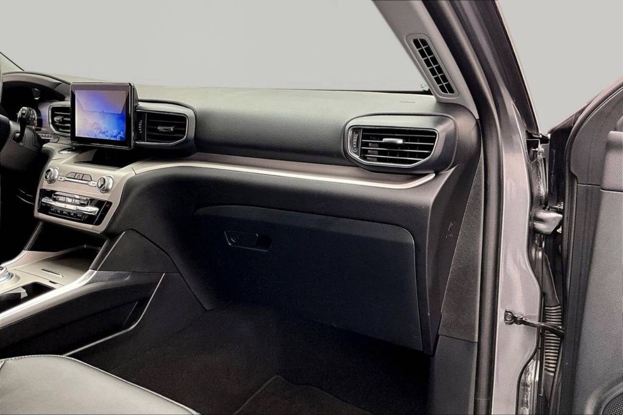2024 Ford Explorer XLT - Photo 17