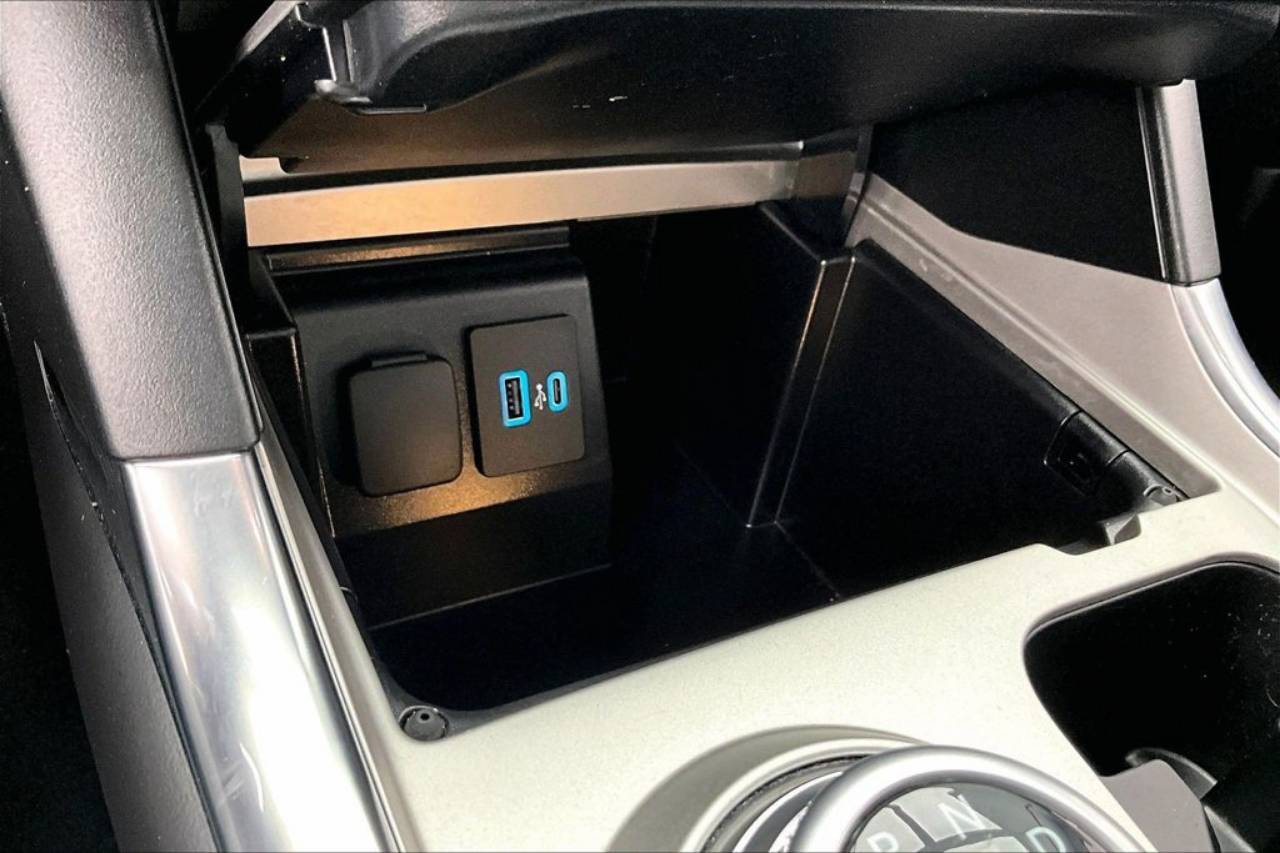 2024 Ford Explorer XLT - Photo 33