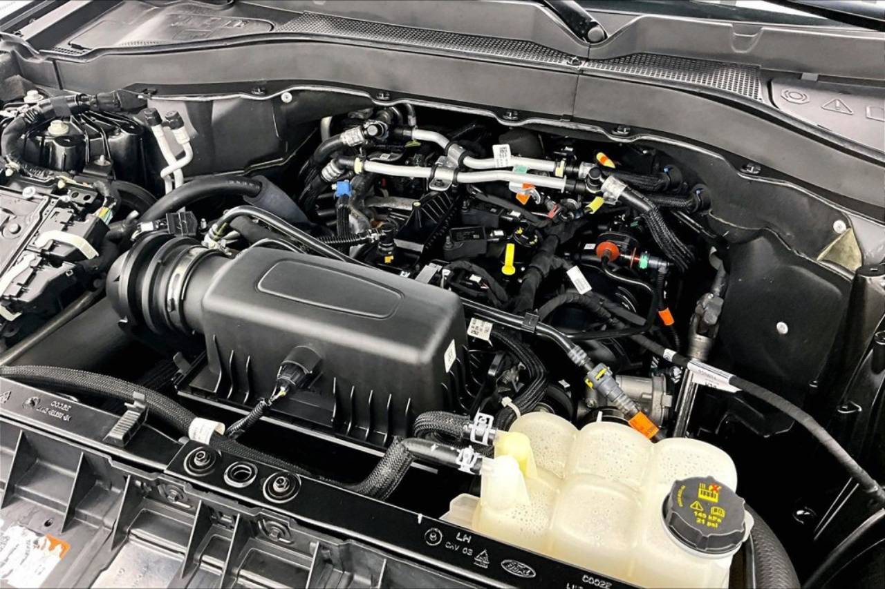 2024 Ford Explorer XLT - Photo 35