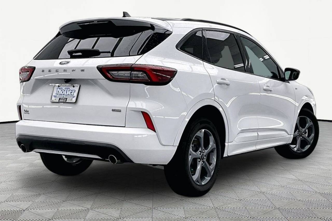 Certified 2023 Ford Escape ST-Line with VIN 1FMCU0MZXPUB28349 for sale in Kansas City
