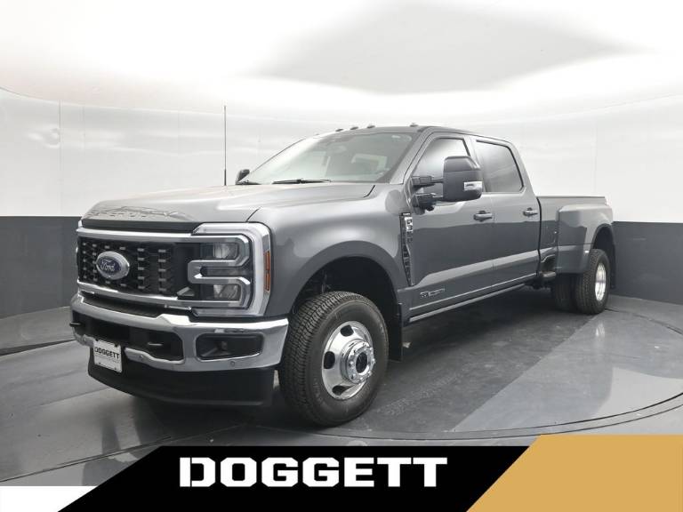 2026 Ford Super Duty F-350 DRW LARIAT