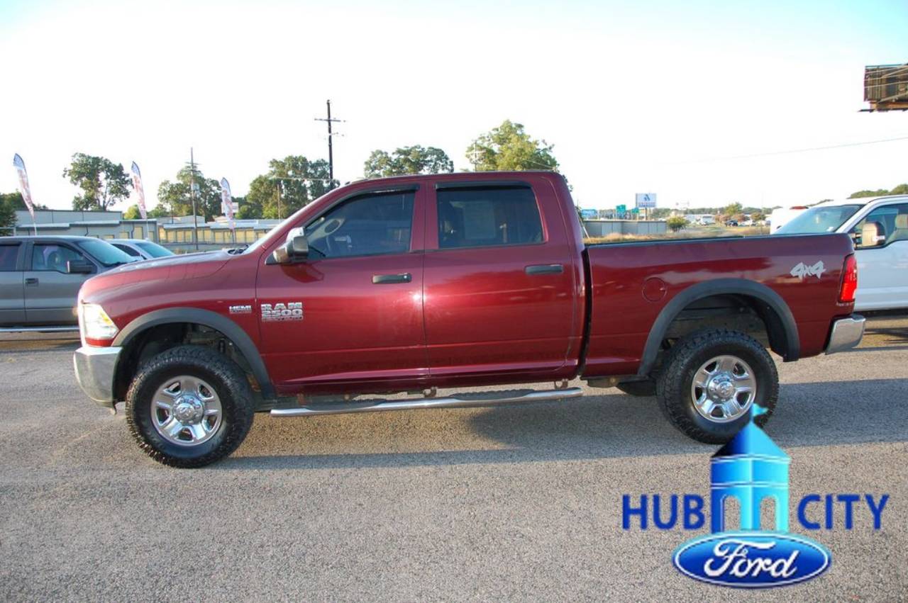 3C6UR5CJ8JG121002