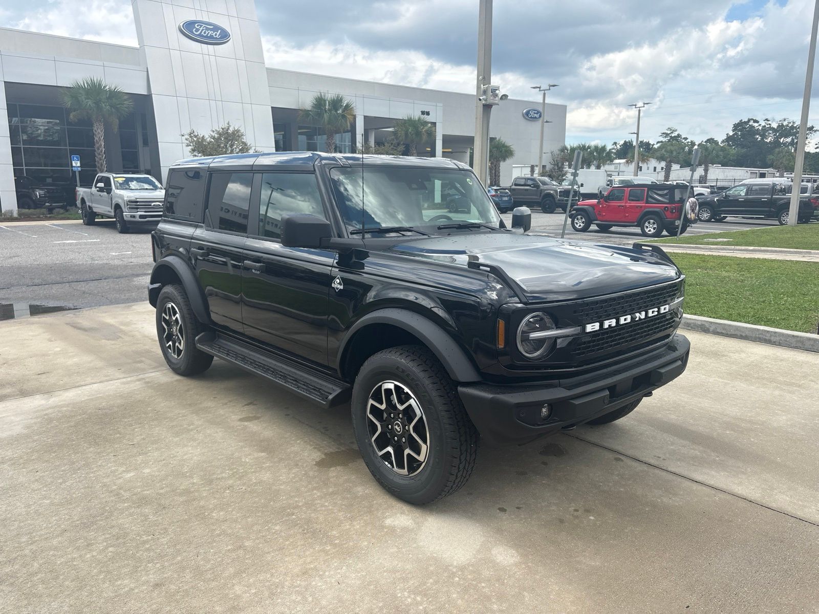 2026 Ford Bronco Outer Banks