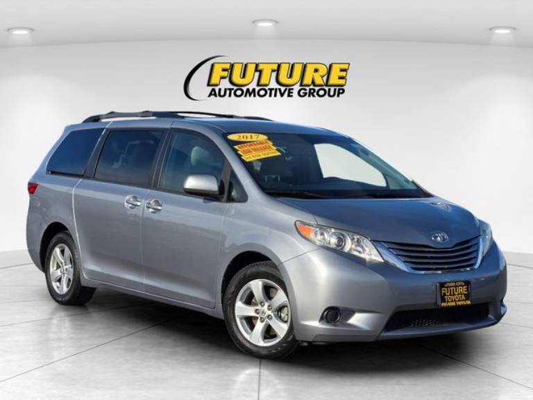 2017 Toyota Sienna LE