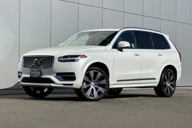 2025 Volvo XC90 Plug-In Hybrid T8 Plus