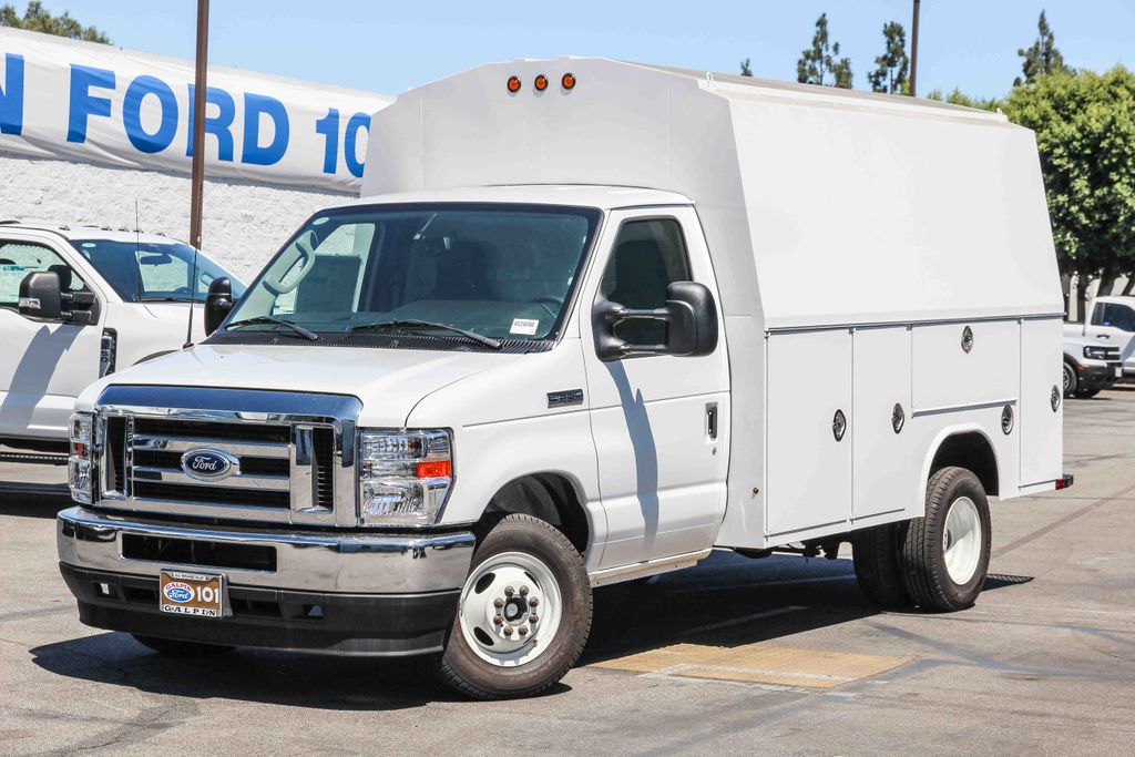2025 Ford E-350SD Base
