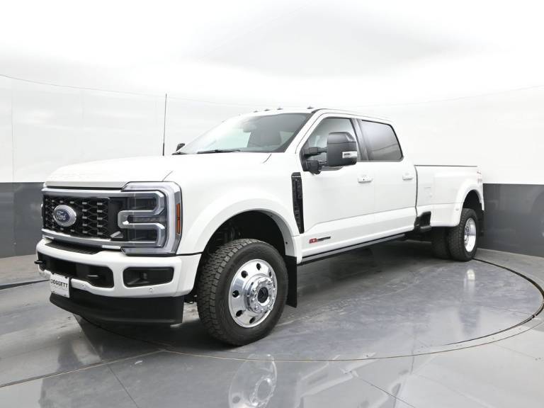 2025 Ford Super Duty F-450 DRW Platinum