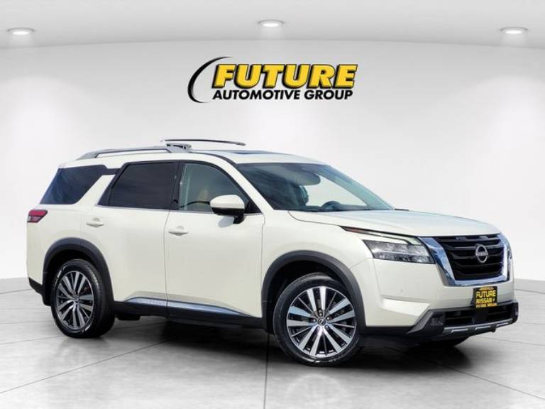 2022 Nissan Pathfinder Platinum